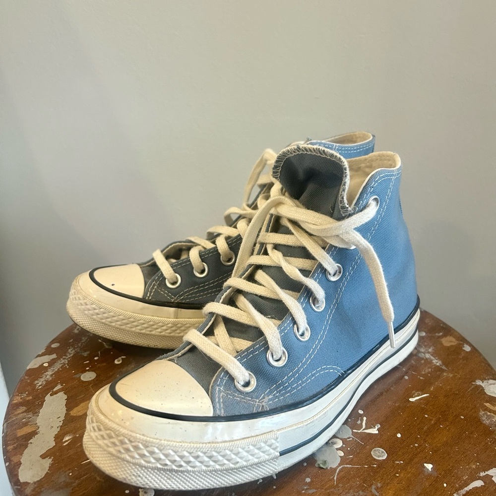 Converse Chuck Taylor Blue High-Tops - Picture 2 of 5